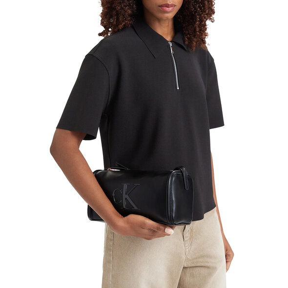 CALVIN KLEIN BOLD SLOUCHY ΤΣΑΝΤΑ ΓΥΝΑΙΚΕΙΑ LV04F3894G-UB1