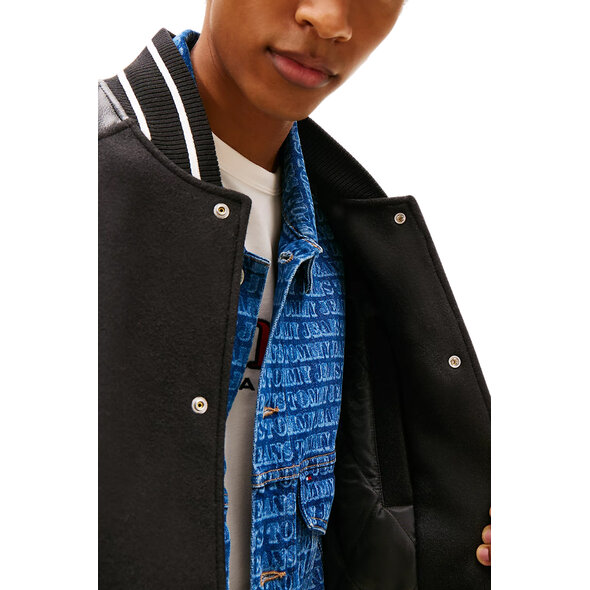 TOMMY HILFIGER TJM FLAG VARSITY ΜΠΟΥΦΑΝ ΑΝΔΡΙΚΟ DM0DM22439-BDS