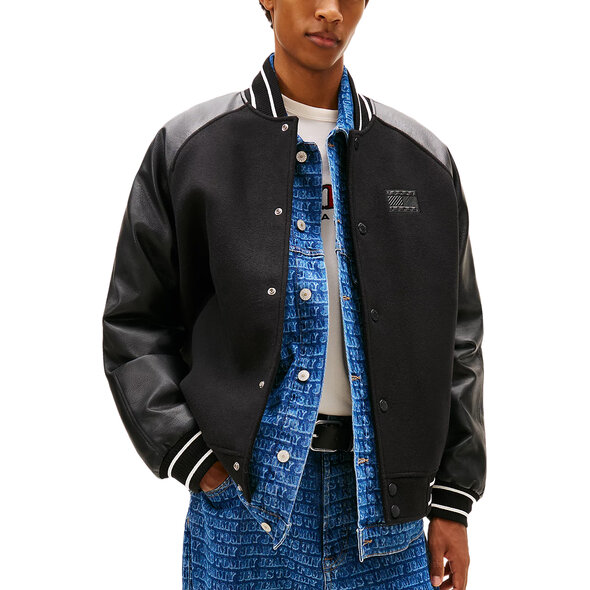 TOMMY HILFIGER TJM FLAG VARSITY ΜΠΟΥΦΑΝ ΑΝΔΡΙΚΟ DM0DM22439-BDS